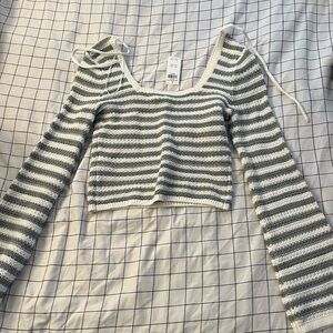 Hollister waist length/semi cropped sweater size medium